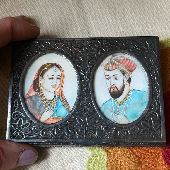 Vintage Sterling Silver Marriage Box from India - Picture 7 of 12